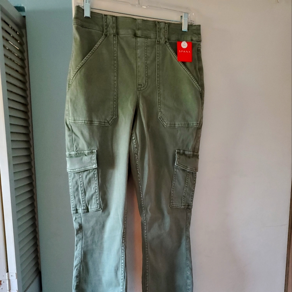 SPANX CARGO STYLE LEGGINGS SIZE LARGE